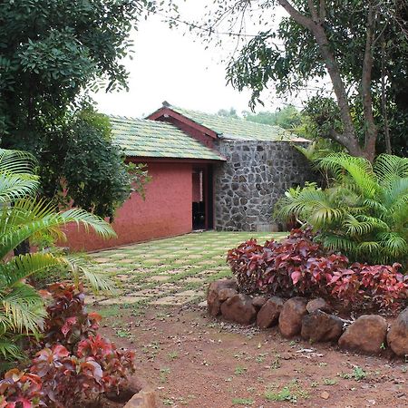 Cherilyn Monta Resort - Ratnagiri Vatul Esterno foto