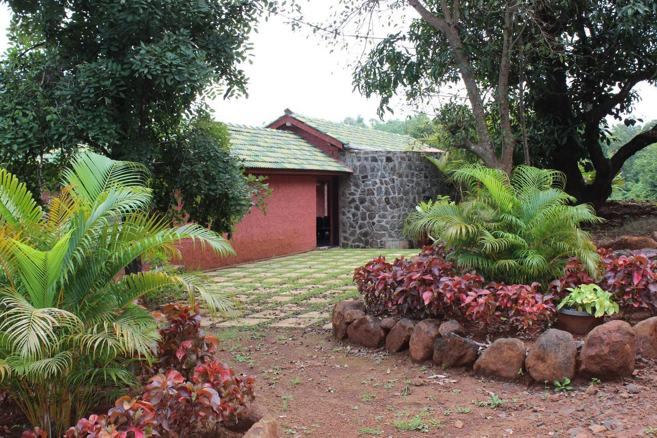 Cherilyn Monta Resort - Ratnagiri Vatul Esterno foto