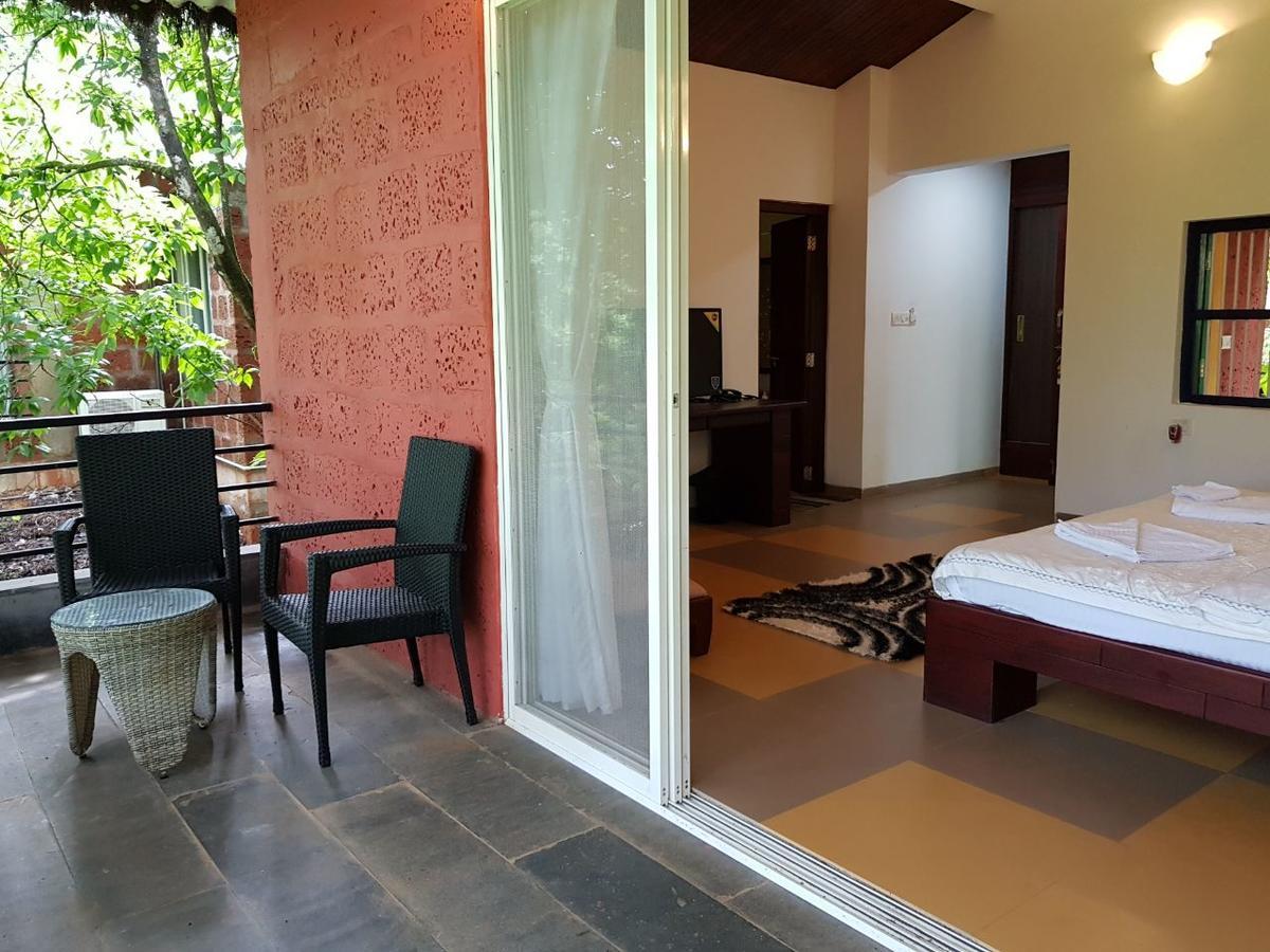 Cherilyn Monta Resort - Ratnagiri Vatul Esterno foto