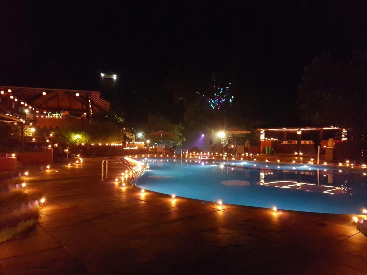 Cherilyn Monta Resort - Ratnagiri Vatul Esterno foto