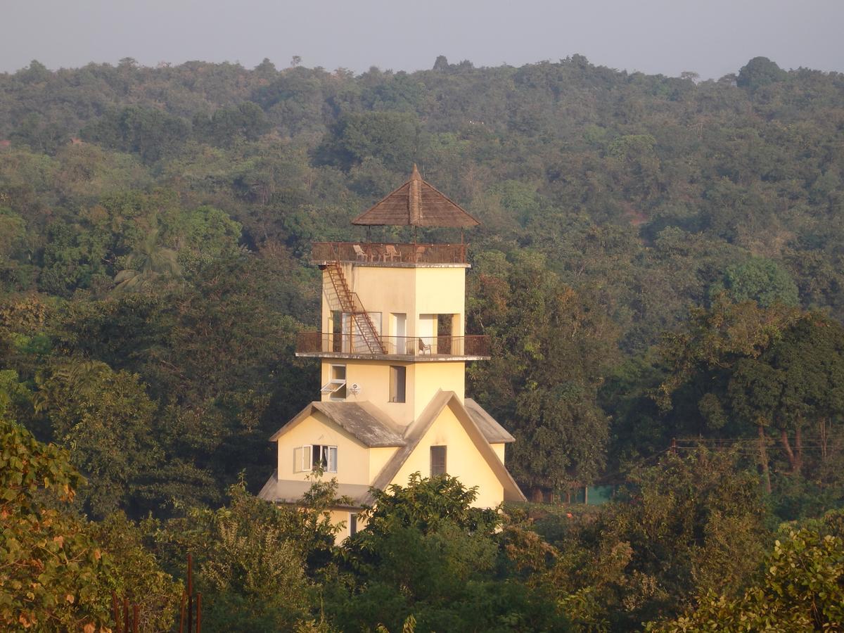 Cherilyn Monta Resort - Ratnagiri Vatul Esterno foto
